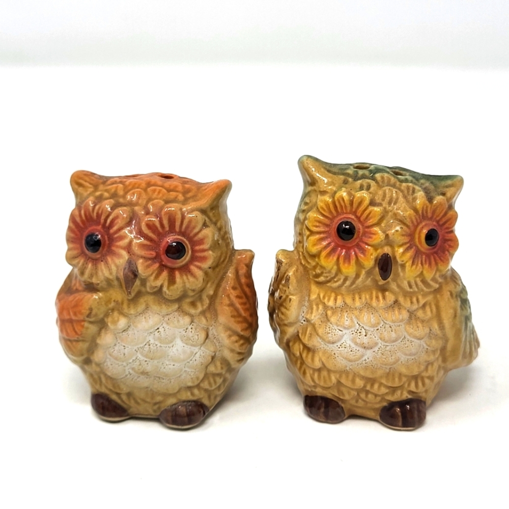Owl Salt and Pepper Shakers Ceramic Orange Green Fall Autumn